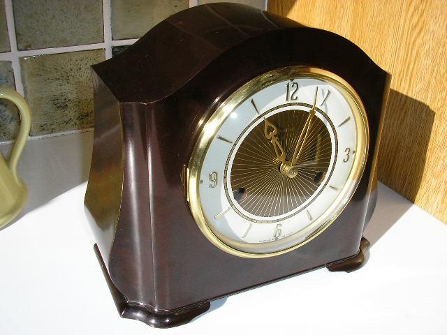 PA280005.JPG - A very popular Bakelite Striking Mantle clock by Smiths.The dust & dirt of decades cleaned away to permit another long stint of service.