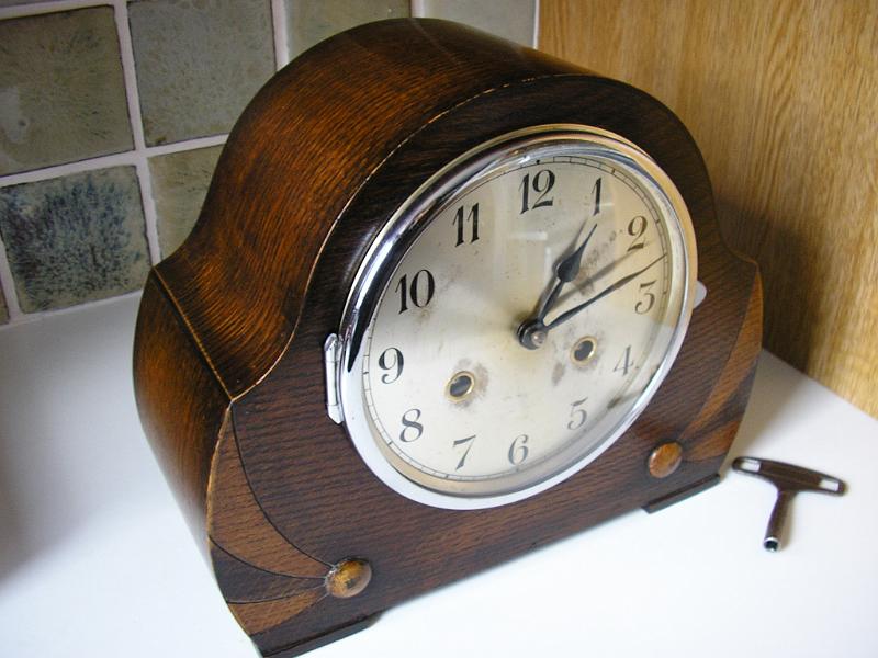 PB120001a.JPG - Pretty German Striking Mantle Clock - serviced.